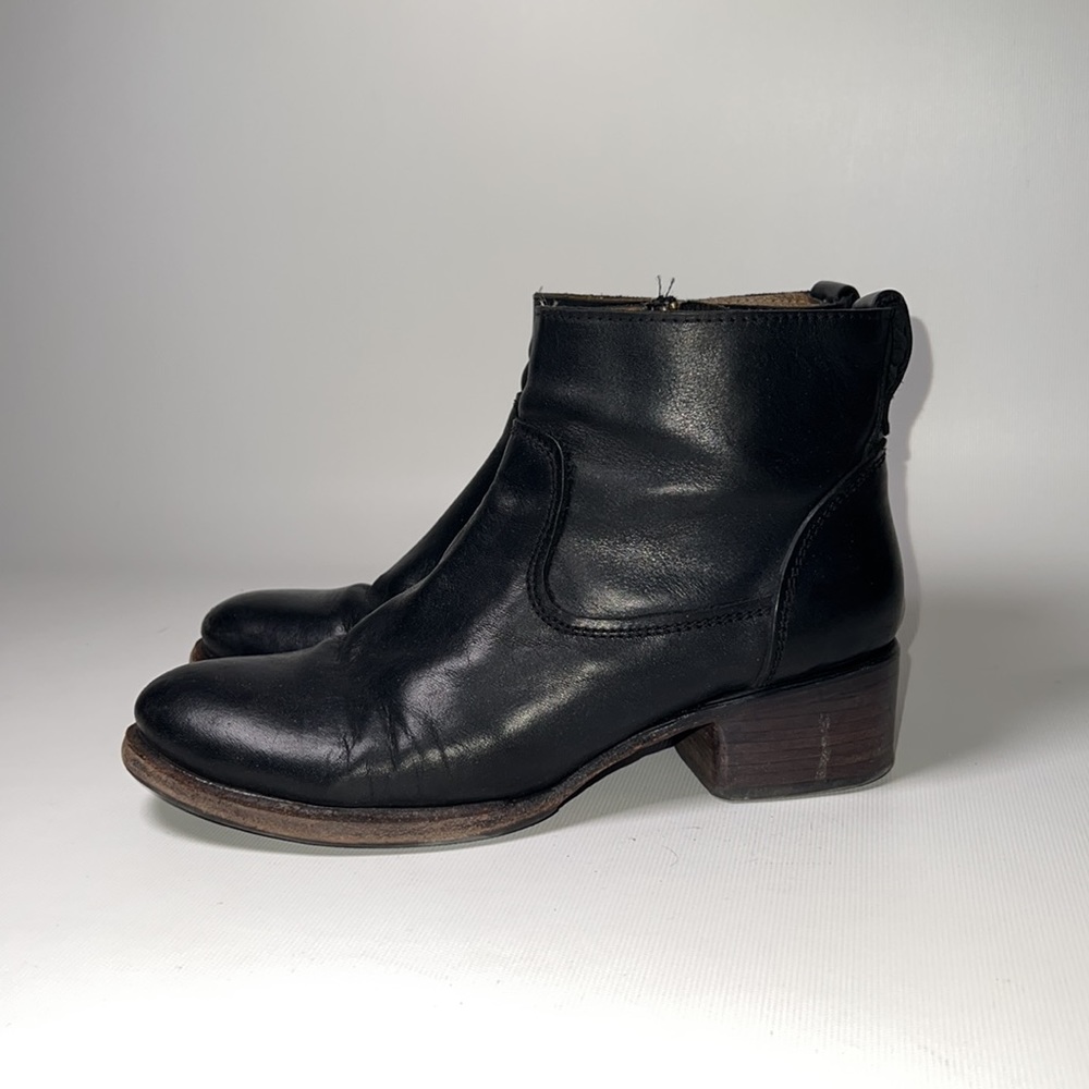 Sutro Footwear Ankle Boots - sz 8.5